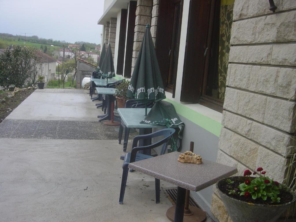 Chambre D'Hote La Frezelle Rouvres-la-Chetive Luaran gambar